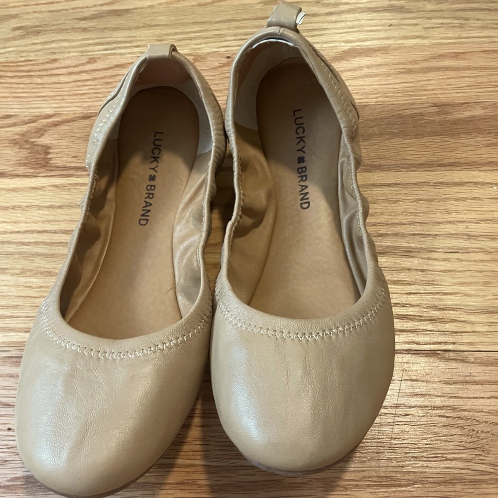 Lucky brand nude flats